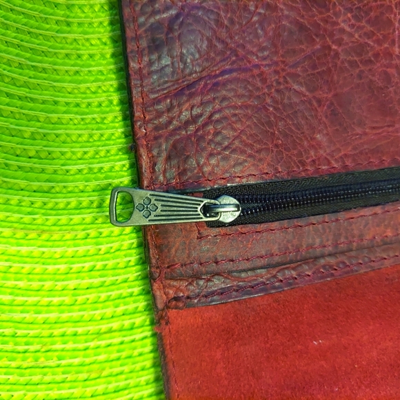 Authentic Patricia Nash Beaumont Leather Colli Clutch Wallet Burgundy - Picture 3 of 11